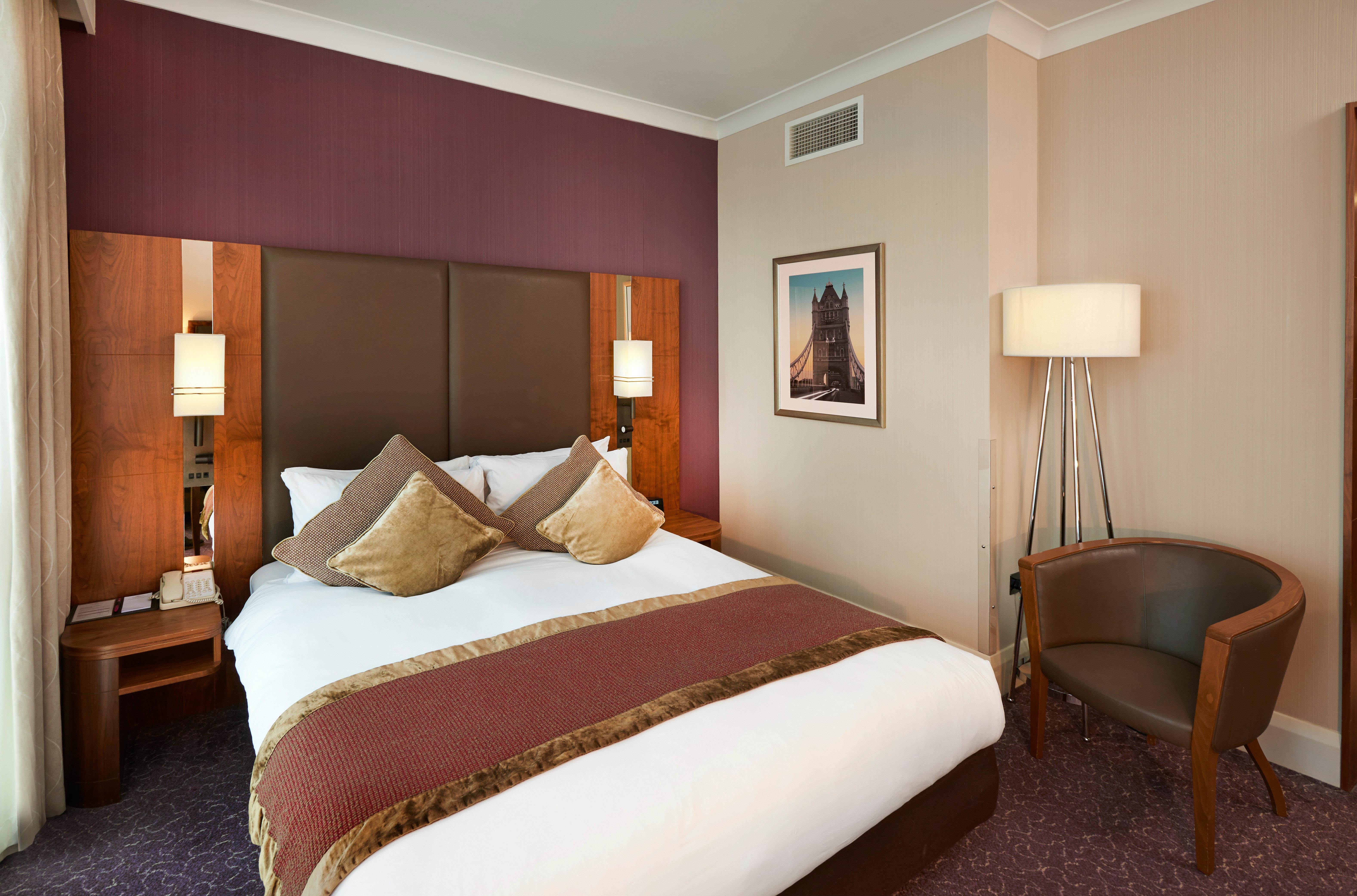 Crowne Plaza London Ealing By Ihg Hotel Exterior photo