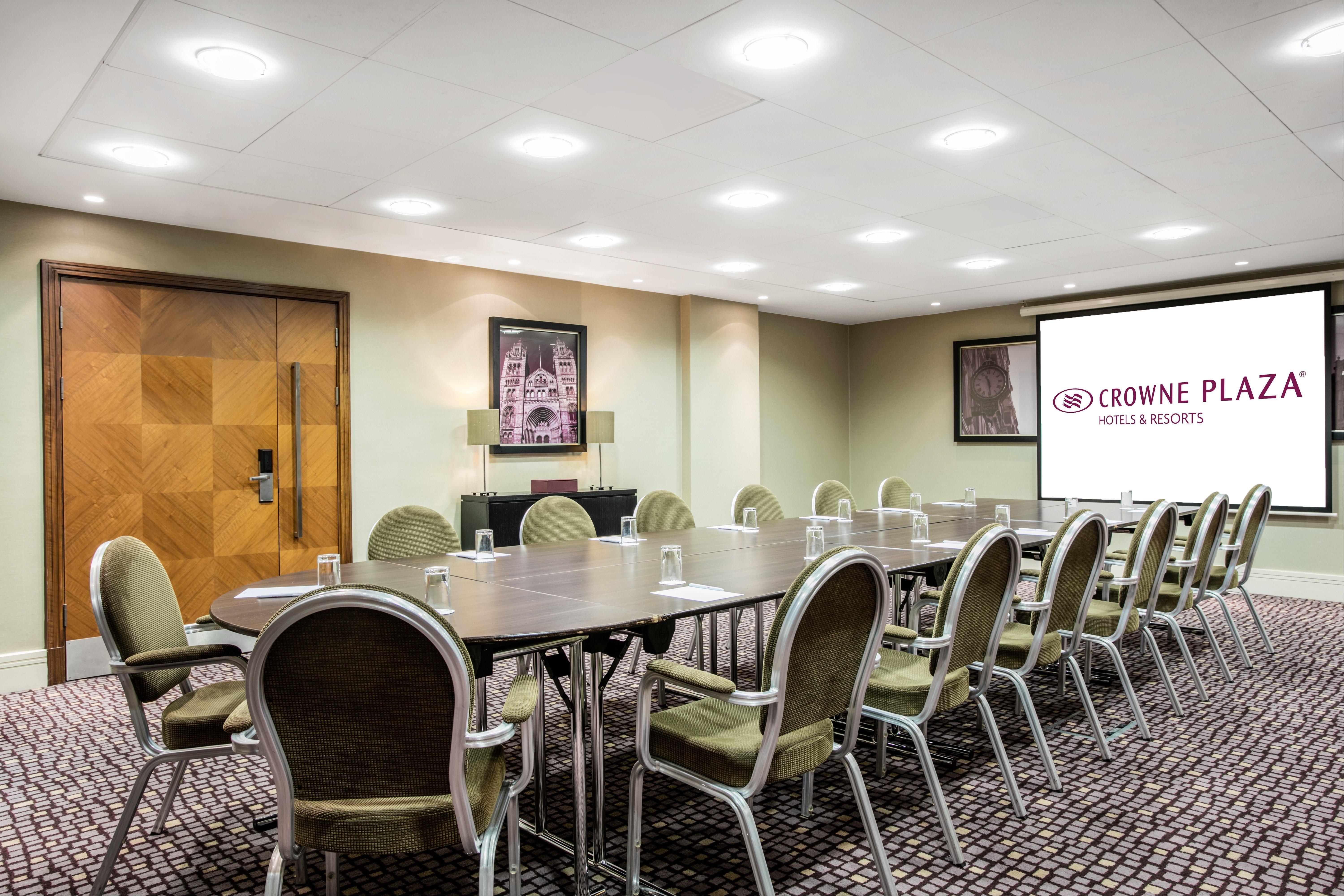Crowne Plaza London Ealing By Ihg Hotel Exterior photo