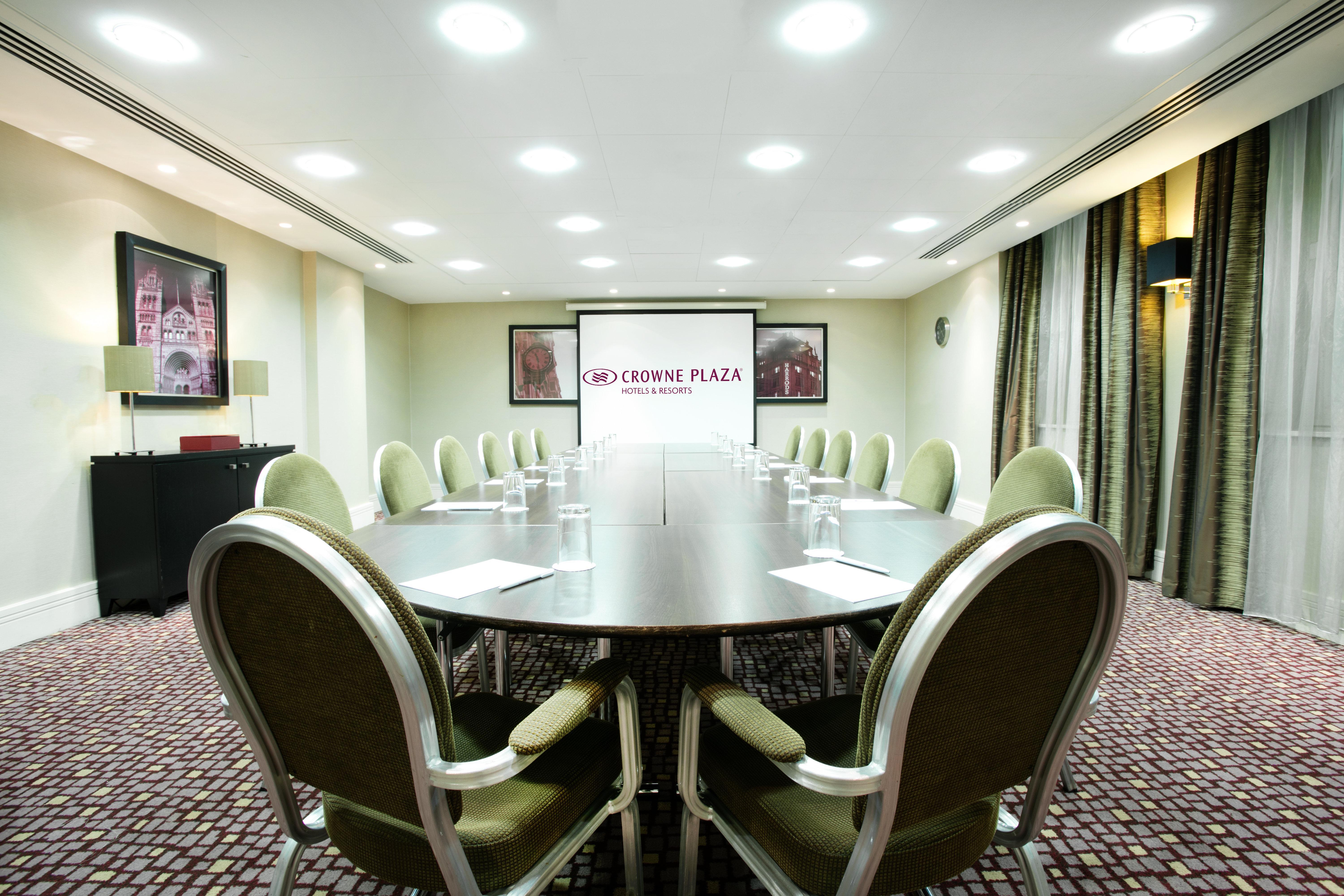 Crowne Plaza London Ealing By Ihg Hotel Exterior photo