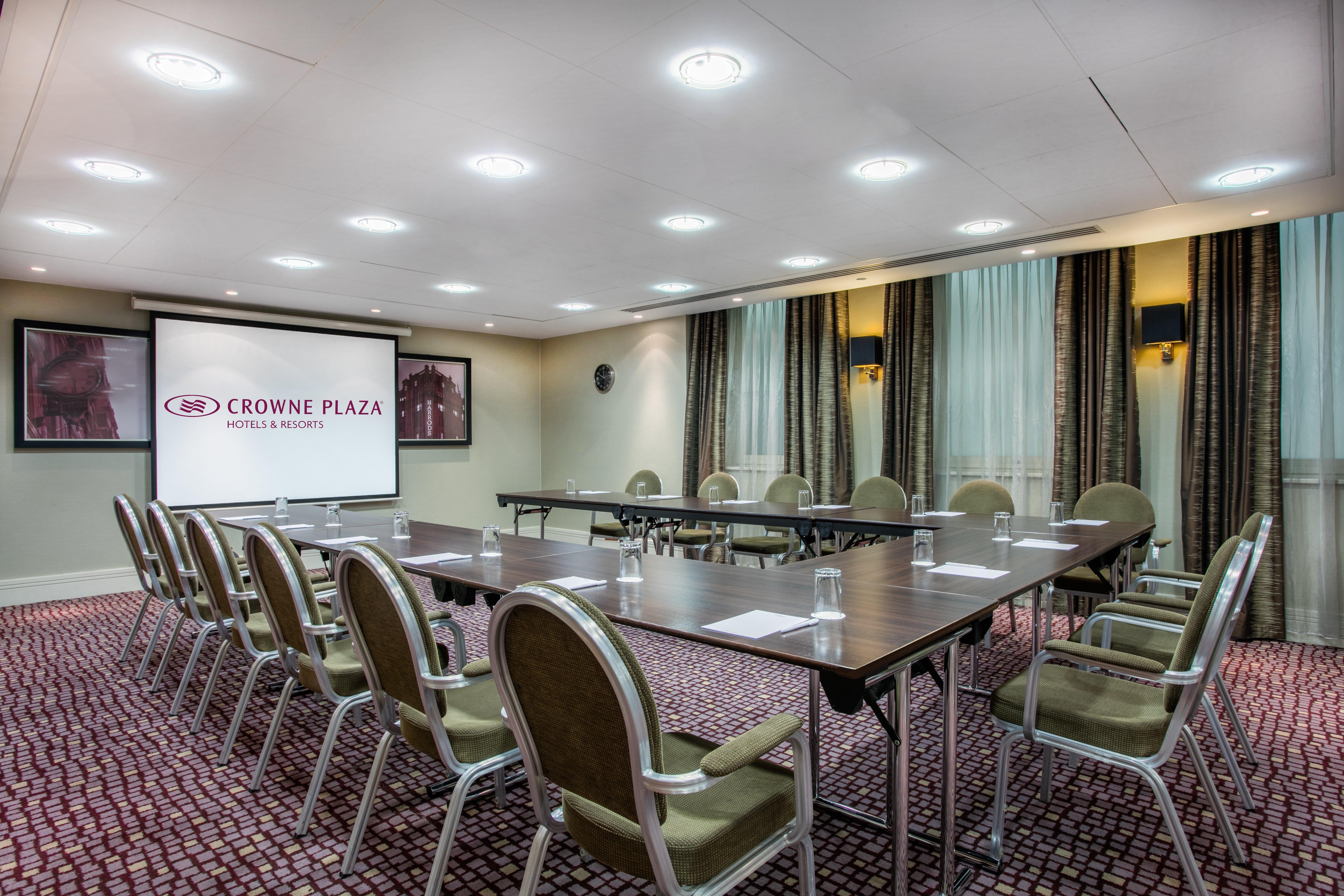 Crowne Plaza London Ealing By Ihg Hotel Exterior photo