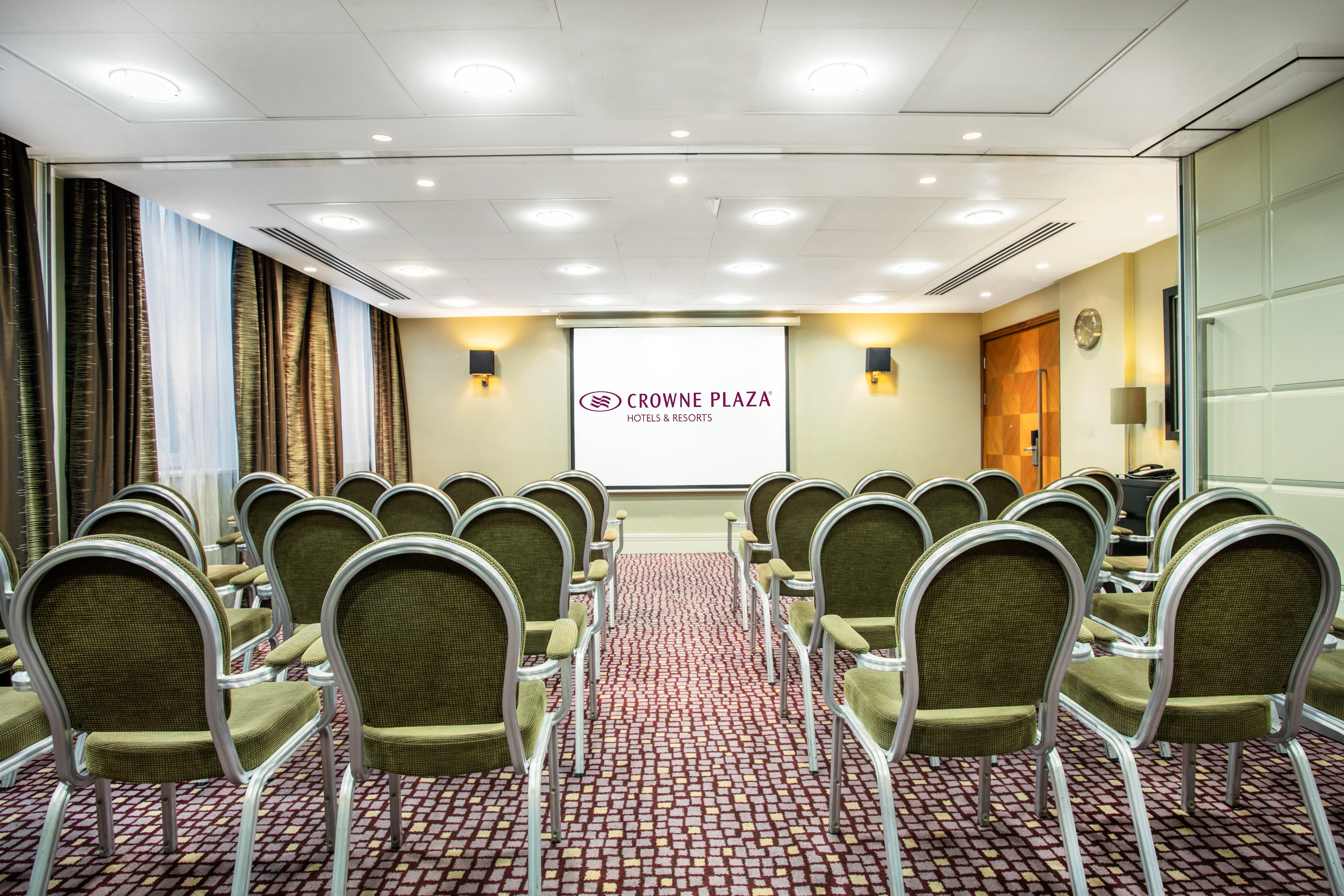 Crowne Plaza London Ealing By Ihg Hotel Exterior photo