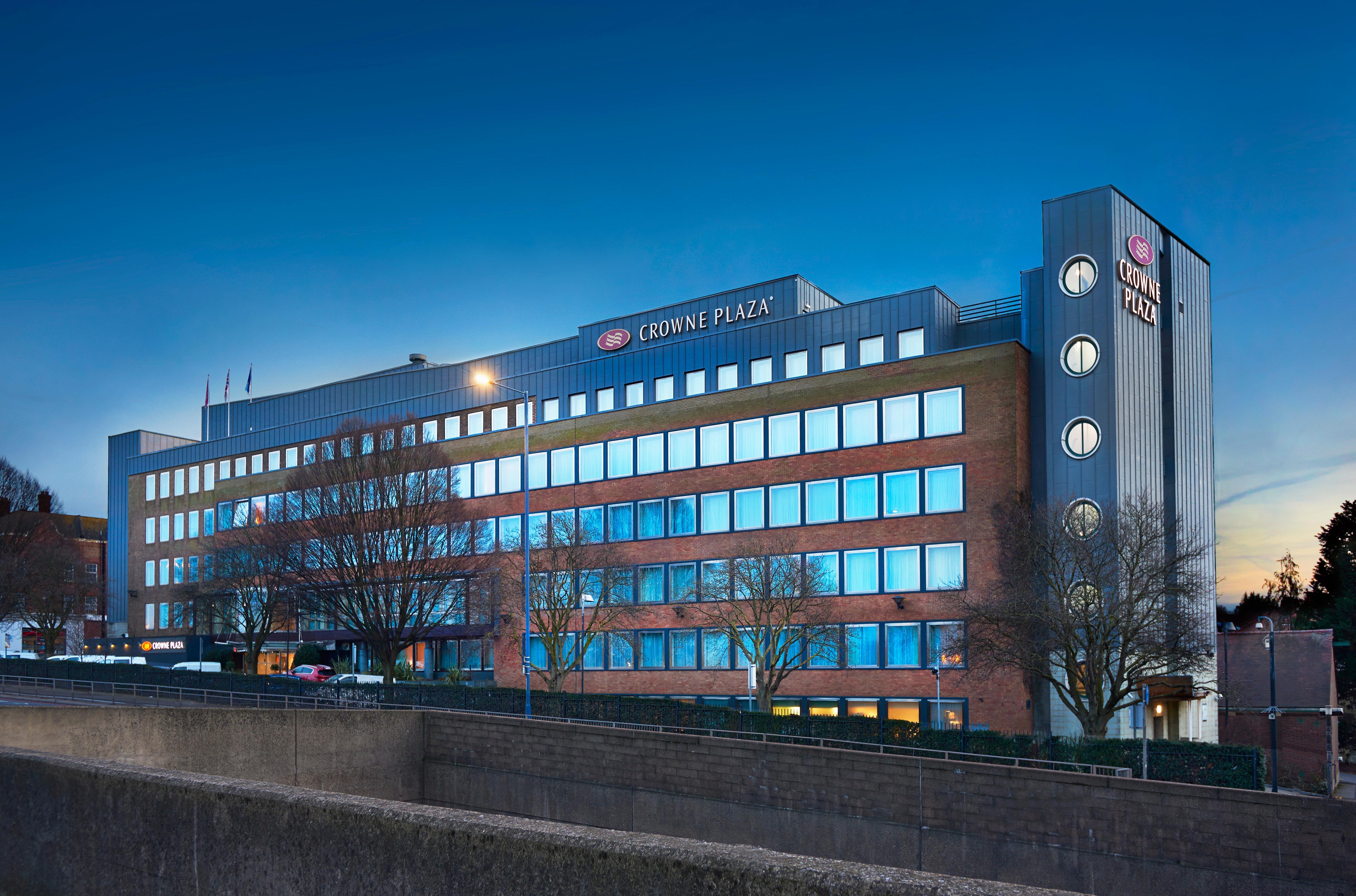 Crowne Plaza London Ealing By Ihg Hotel Exterior photo