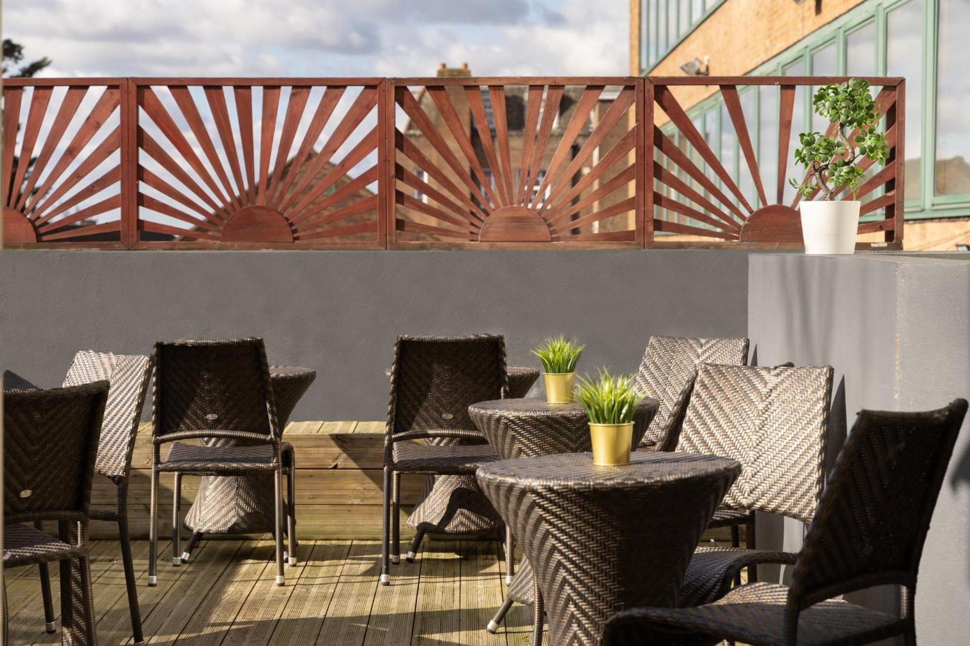 Crowne Plaza London Ealing By Ihg Hotel Exterior photo