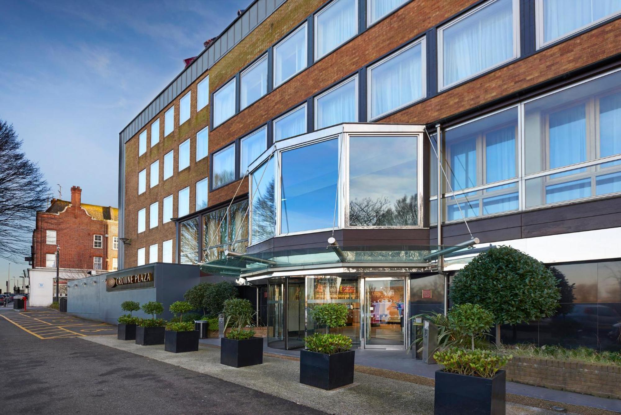 Crowne Plaza London Ealing By Ihg Hotel Exterior photo