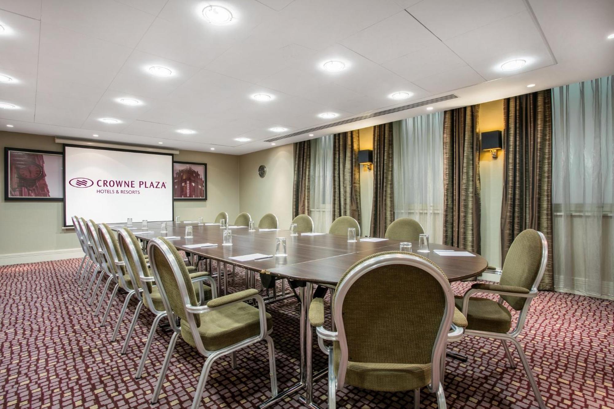 Crowne Plaza London Ealing By Ihg Hotel Exterior photo