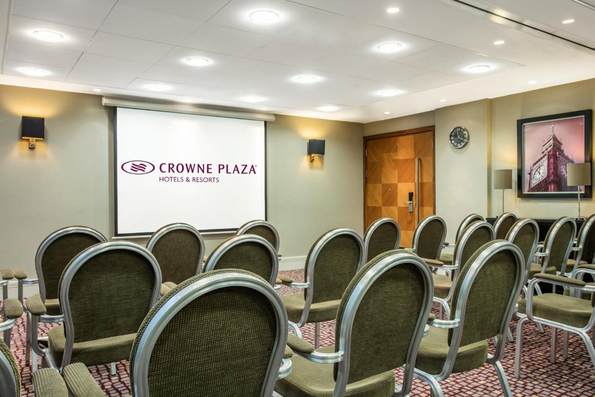 Crowne Plaza London Ealing By Ihg Hotel Exterior photo